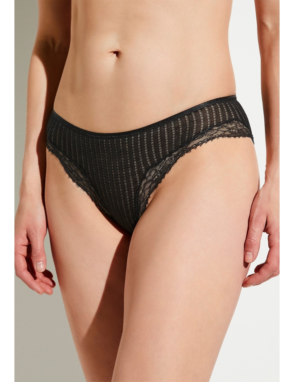 Maude Privé, Slip, black