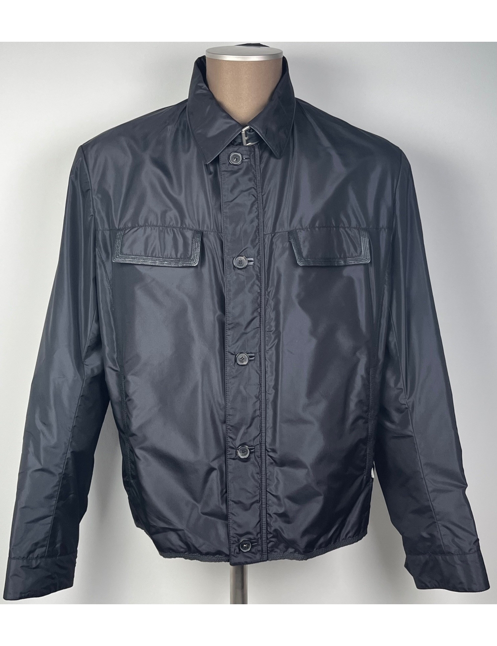 Blouson 100% soie marine, finition cuir d’agneau